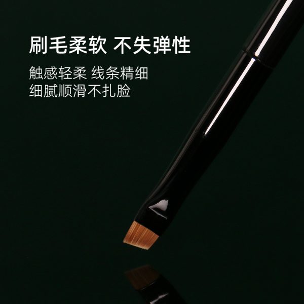 逆龄M14刀锋眼线刷极细斜角扁平眼睑下至卧蚕新手便携眉刷眼线刷 - 图片 2
